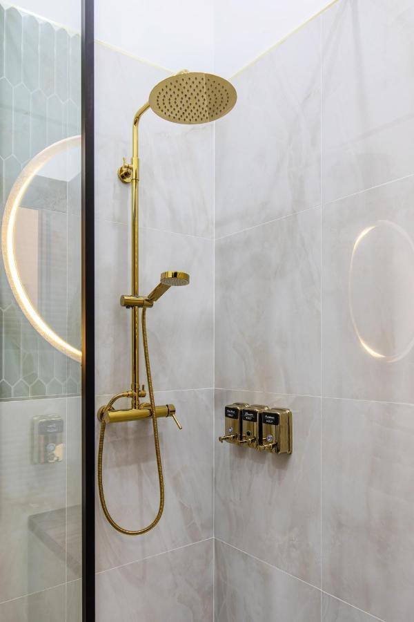 Holt Old Town Luxury Suites บูคาเรสต์ ภายนอก รูปภาพ