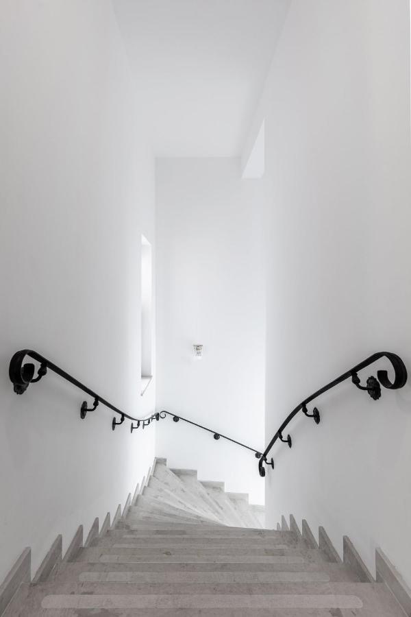 Holt Old Town Luxury Suites บูคาเรสต์ ภายนอก รูปภาพ
