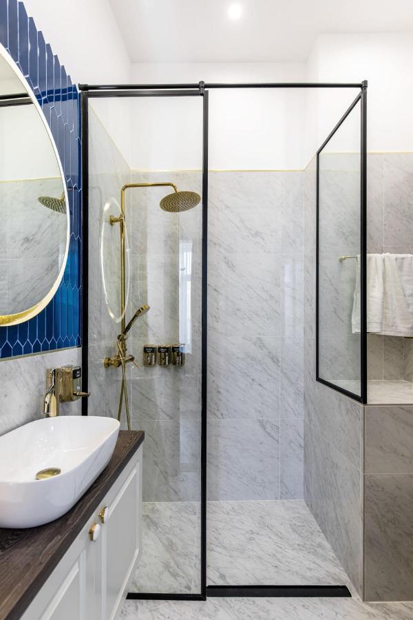 Holt Old Town Luxury Suites บูคาเรสต์ ภายนอก รูปภาพ
